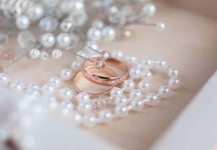 Noces de perle : origine, symbolique et idées pour fêter 30 ans d’amour