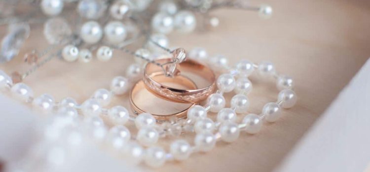 Noces de perle : origine, symbolique et idées pour fêter 30 ans d’amour